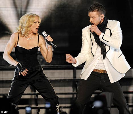 MadonnaJustinAP_468x403.jpg
